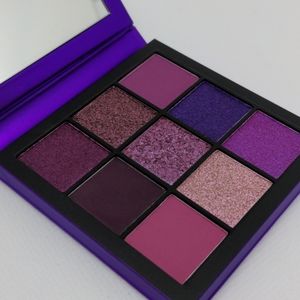 Huda Beauty Amethyst Obsessions eyeshadow palette